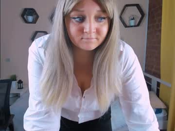 girl Strip Sex Cam On Chaturbate with liliandawn