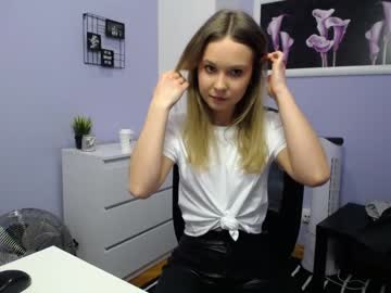 girl Strip Sex Cam On Chaturbate with lucy_marshman