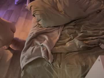 couple Strip Sex Cam On Chaturbate with juiceboyyy